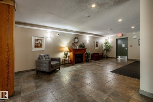 136 278 Suder Greens Drive, Edmonton, AB - Indoor Photo Showing Other Room