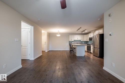 136 278 Suder Greens Drive, Edmonton, AB - Indoor Photo Showing Kitchen