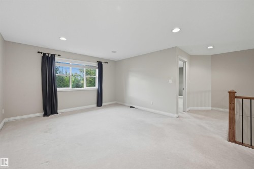 976 Hollingsworth Bend, Edmonton, AB - Indoor Photo Showing Other Room