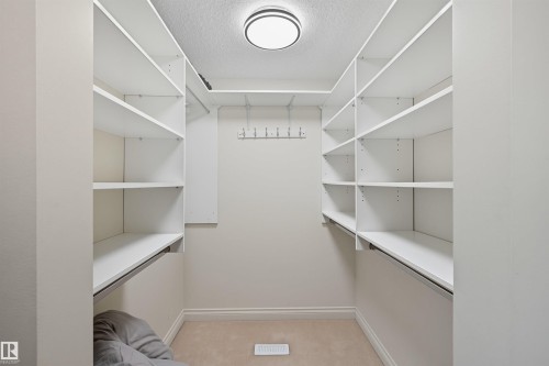 976 Hollingsworth Bend, Edmonton, AB - Indoor With Storage