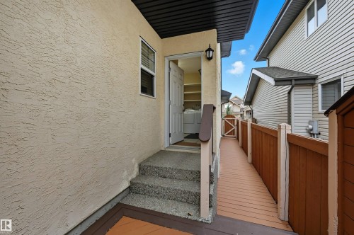 976 Hollingsworth Bend, Edmonton, AB - Outdoor With Exterior