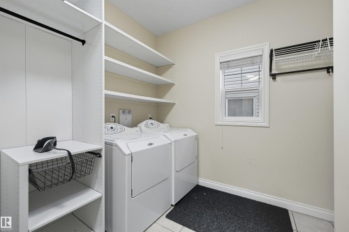 976 Hollingsworth Bend, Edmonton, AB - Indoor Photo Showing Laundry Room