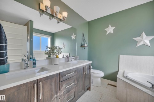 5011 53 Avenue, Calmar, AB - Indoor Photo Showing Bathroom