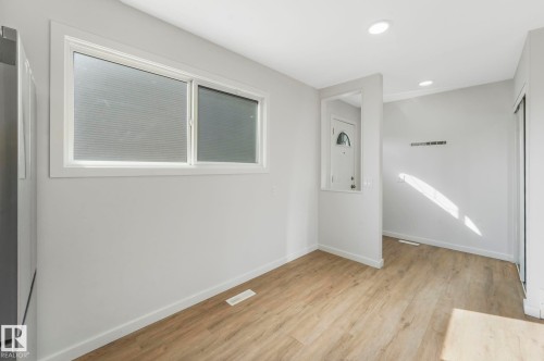 1280 Lakewood Road W, Edmonton, AB - Indoor Photo Showing Other Room