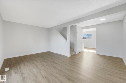 1280 Lakewood Road W, Edmonton, AB - Indoor Photo Showing Other Room