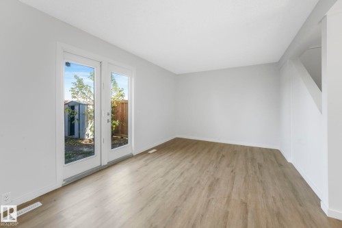 1280 Lakewood Road W, Edmonton, AB - Indoor Photo Showing Other Room