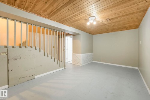 1280 Lakewood Road W, Edmonton, AB - Indoor Photo Showing Other Room