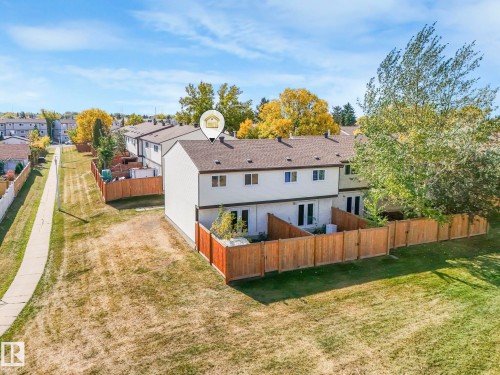 1280 Lakewood Road W, Edmonton, AB - Outdoor