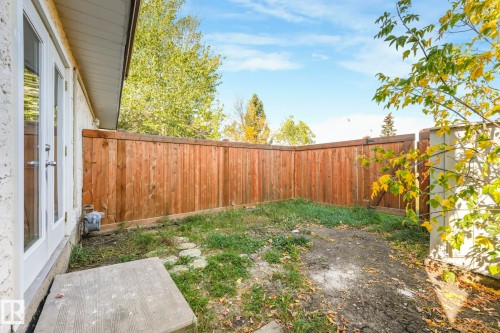 1280 Lakewood Road W, Edmonton, AB - Outdoor