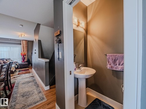 37 13003 132 Avenue, Edmonton, AB - Indoor Photo Showing Bathroom