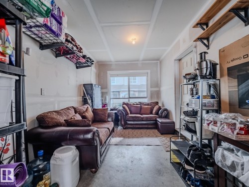37 13003 132 Avenue, Edmonton, AB - Indoor Photo Showing Living Room