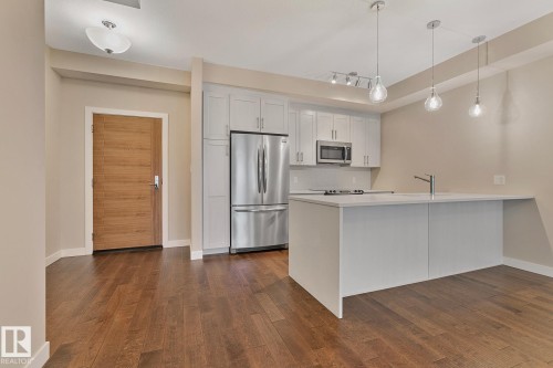 404 625 Leger Way, Edmonton, AB - Indoor Photo Showing Kitchen