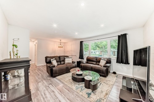 6 Beacon Crescent, St. Albert, AB - Indoor Photo Showing Living Room