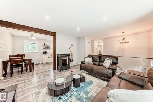 6 Beacon Crescent, St. Albert, AB - Indoor Photo Showing Living Room