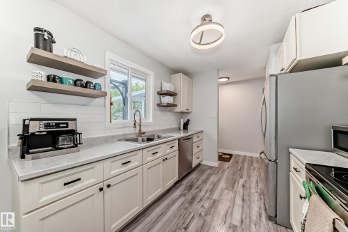 6 Beacon Crescent, St. Albert, AB - Indoor Photo Showing Kitchen With Double Sink