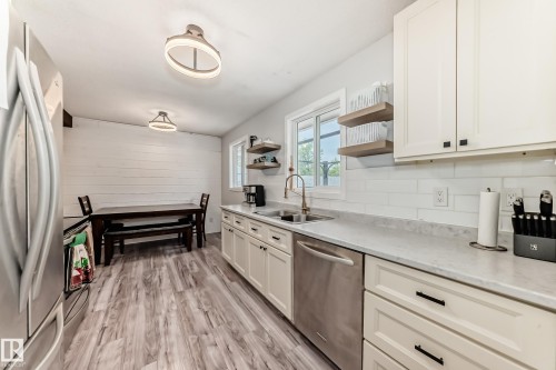 6 Beacon Crescent, St. Albert, AB - Indoor Photo Showing Kitchen With Double Sink
