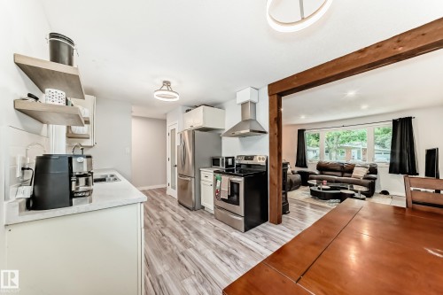 6 Beacon Crescent, St. Albert, AB - Indoor Photo Showing Kitchen With Double Sink