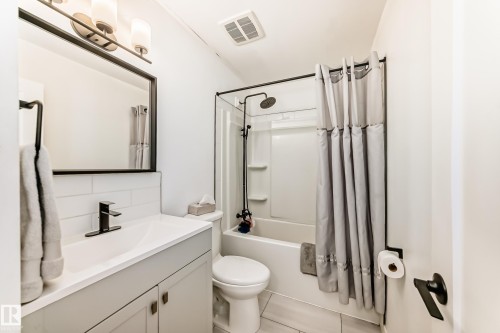 6 Beacon Crescent, St. Albert, AB - Indoor Photo Showing Bathroom