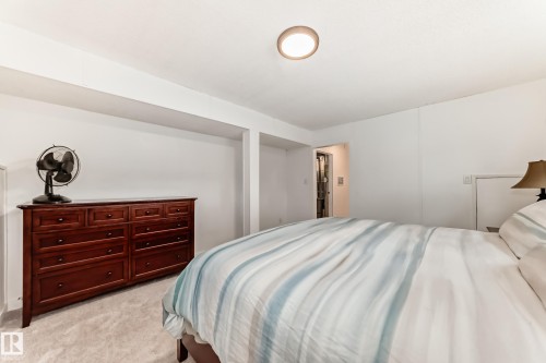 6 Beacon Crescent, St. Albert, AB - Indoor Photo Showing Bedroom