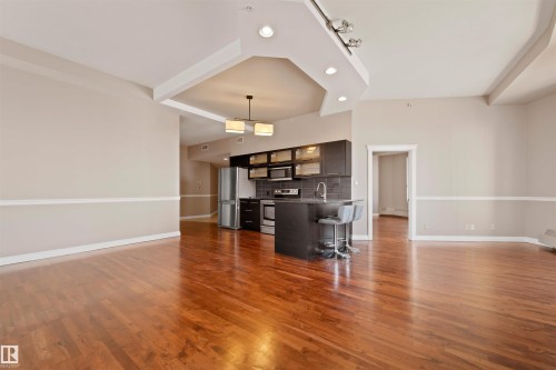 601 10106 105 Street, Edmonton, AB - Indoor