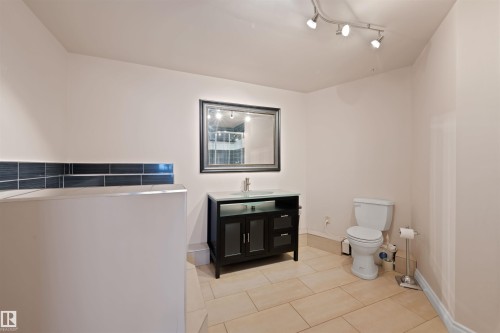 601 10106 105 Street, Edmonton, AB - Indoor Photo Showing Bathroom