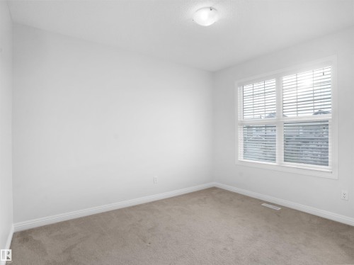 2533 Cole Crescent, Edmonton, AB - Indoor Photo Showing Other Room