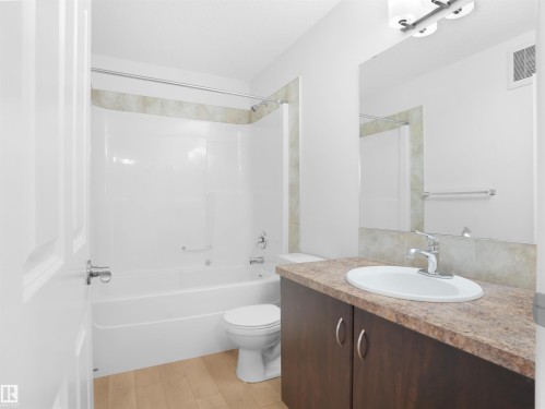 2533 Cole Crescent, Edmonton, AB - Indoor Photo Showing Bathroom