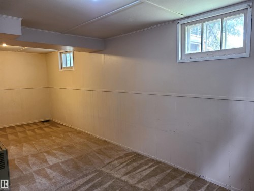 12414 90 Street, Edmonton, AB - Indoor Photo Showing Other Room