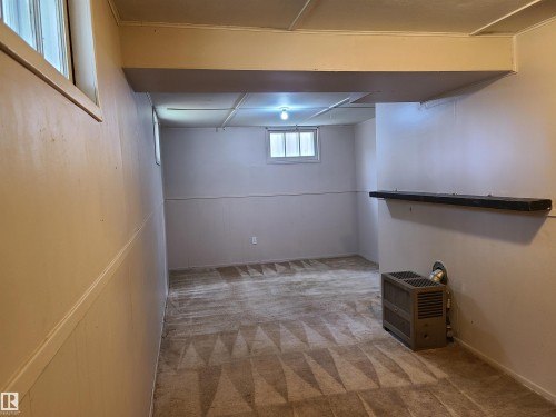 12414 90 Street, Edmonton, AB - Indoor