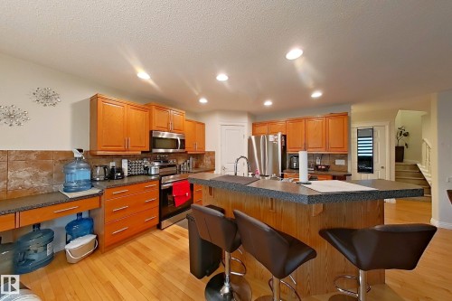 3008 24 Avenue, Edmonton, AB - Indoor Photo Showing Kitchen