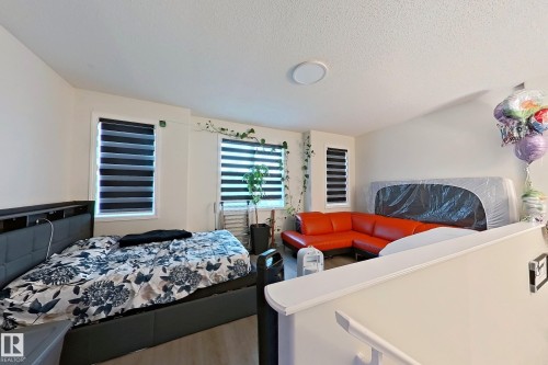 3008 24 Avenue, Edmonton, AB - Indoor Photo Showing Bedroom