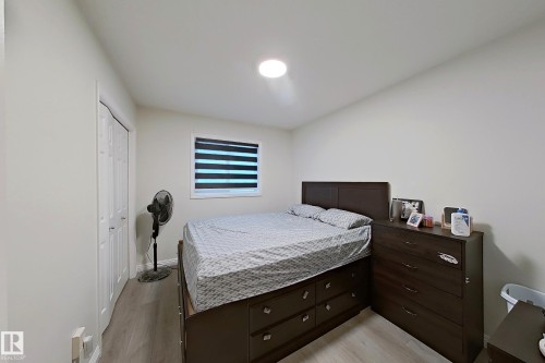 3008 24 Avenue, Edmonton, AB - Indoor Photo Showing Bedroom