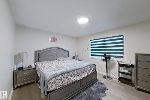 3008 24 Avenue, Edmonton, AB - Indoor Photo Showing Bedroom