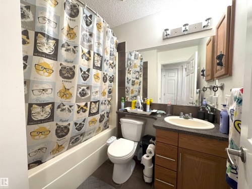 3008 24 Avenue, Edmonton, AB - Indoor Photo Showing Bathroom