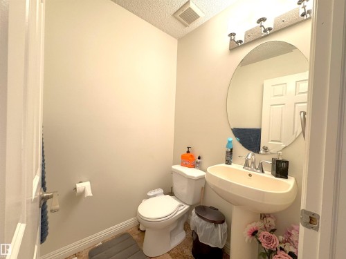 3008 24 Avenue, Edmonton, AB - Indoor Photo Showing Bathroom