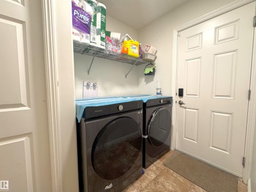 3008 24 Avenue, Edmonton, AB - Indoor Photo Showing Laundry Room