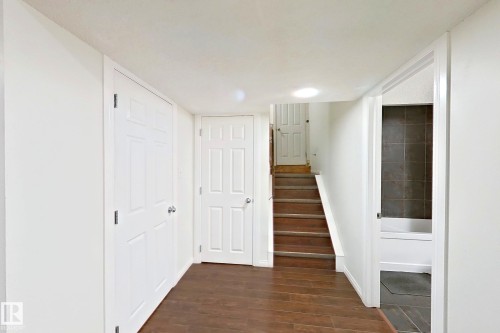 3008 24 Avenue, Edmonton, AB - Indoor Photo Showing Other Room