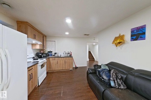 3008 24 Avenue, Edmonton, AB - Indoor