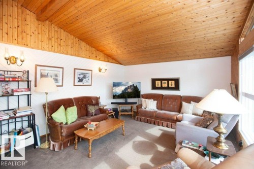 16 Maple Cresent, Rural Westlock County, AB - Indoor Photo Showing Living Room