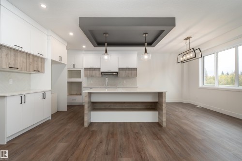 43 Maple Crescent, Gibbons, AB - Indoor Photo Showing Kitchen