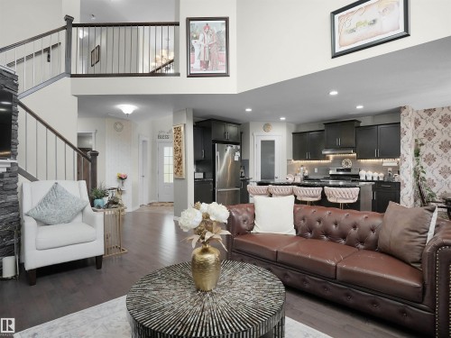 110 Rue Montalet, Beaumont, AB - Indoor Photo Showing Living Room