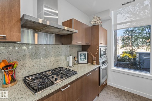 106 2504 109 Street, Edmonton, AB - Indoor Photo Showing Kitchen With Upgraded Kitchen