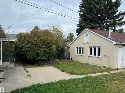 Edmonton, AB - Outdoor