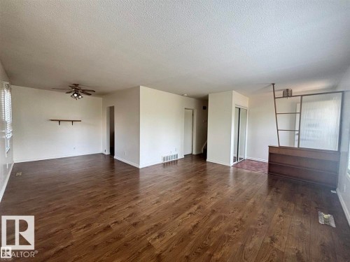 Edmonton, AB - Indoor