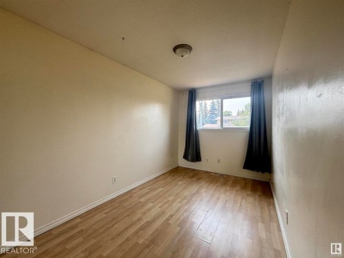 Edmonton, AB - Indoor Photo Showing Other Room
