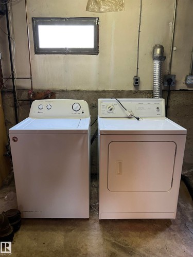Edmonton, AB - Indoor Photo Showing Laundry Room