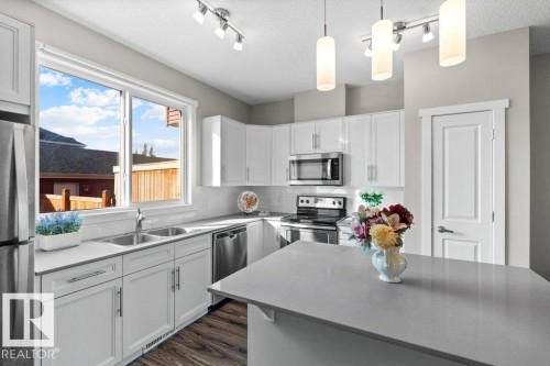 2269 Glenridding Boulevard, Edmonton, AB - Indoor Photo Showing Kitchen With Stainless Steel Kitchen With Double Sink With Upgraded Kitchen