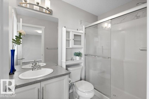 2269 Glenridding Boulevard, Edmonton, AB - Indoor Photo Showing Bathroom