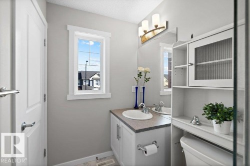 2269 Glenridding Boulevard, Edmonton, AB - Indoor Photo Showing Bathroom