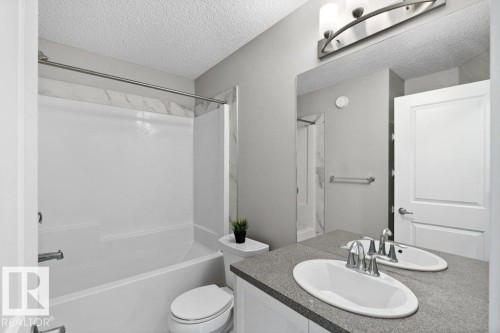 2269 Glenridding Boulevard, Edmonton, AB - Indoor Photo Showing Bathroom
